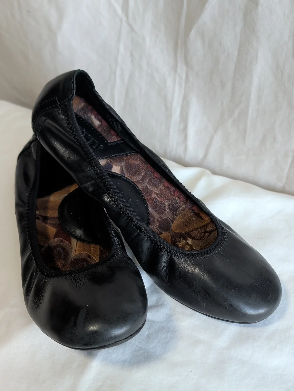Born Black Leather Ballet Flats Business Casual Resort Shopping Cruise Wear